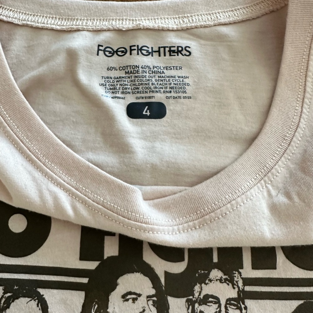 Torrid Tan Foo Fighters Graphic Tee NWT 4/4X/26 - Picture 2 of 7